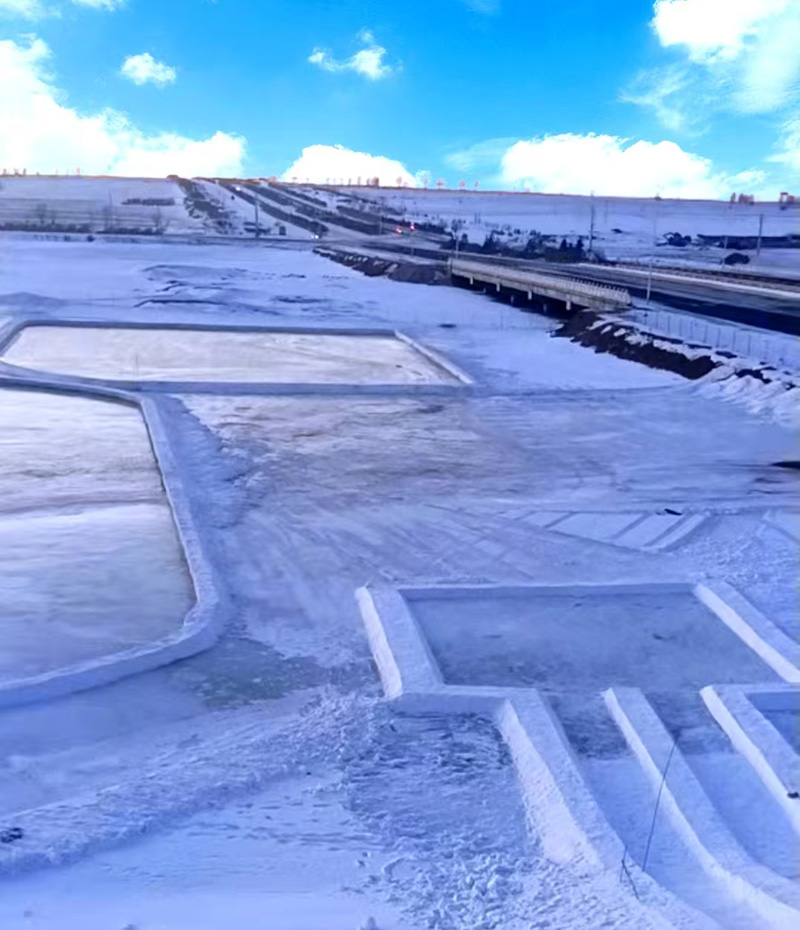 冰雪滑梯(图1)
