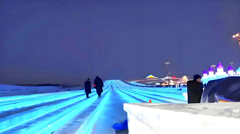 冰雪滑梯(图1)